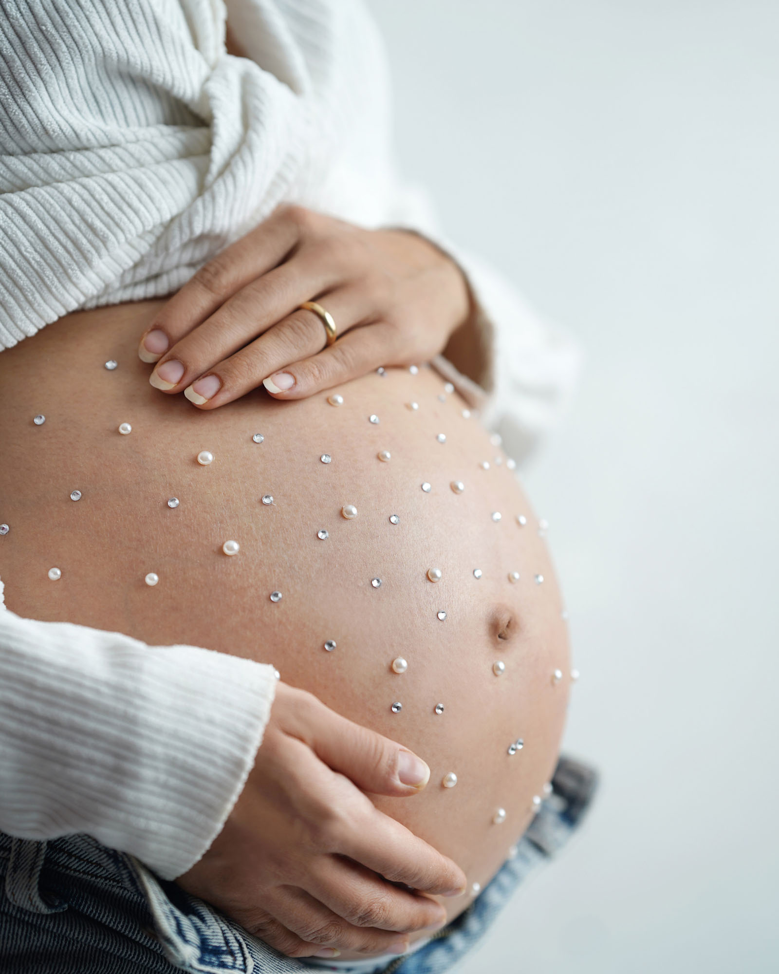 عکس بارداری و ایده تزیین شکم بارداری-آتلیه تخصصی کودک میراث