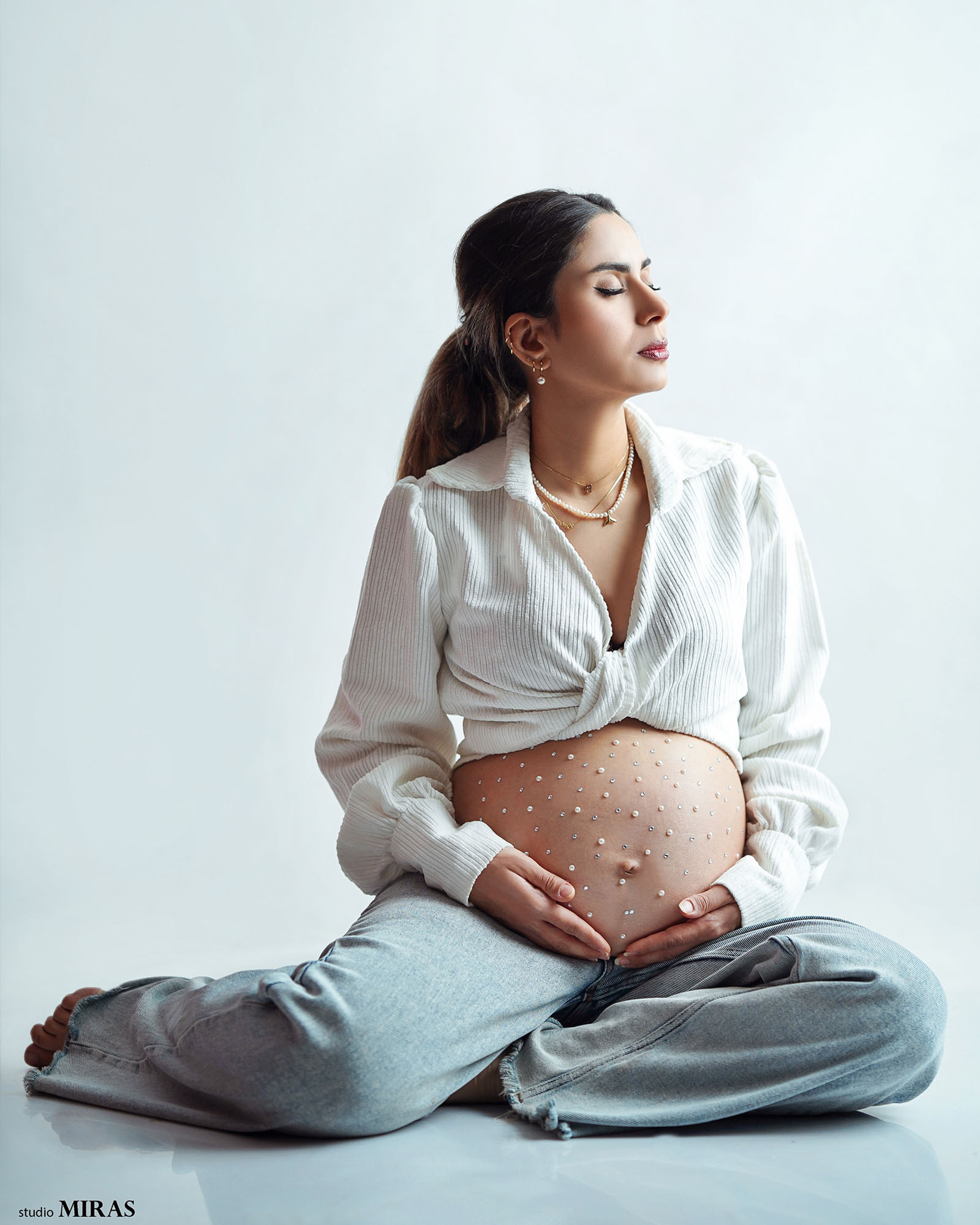 عکس بارداری احساسی-آتلیه تخصصی کودک میراث