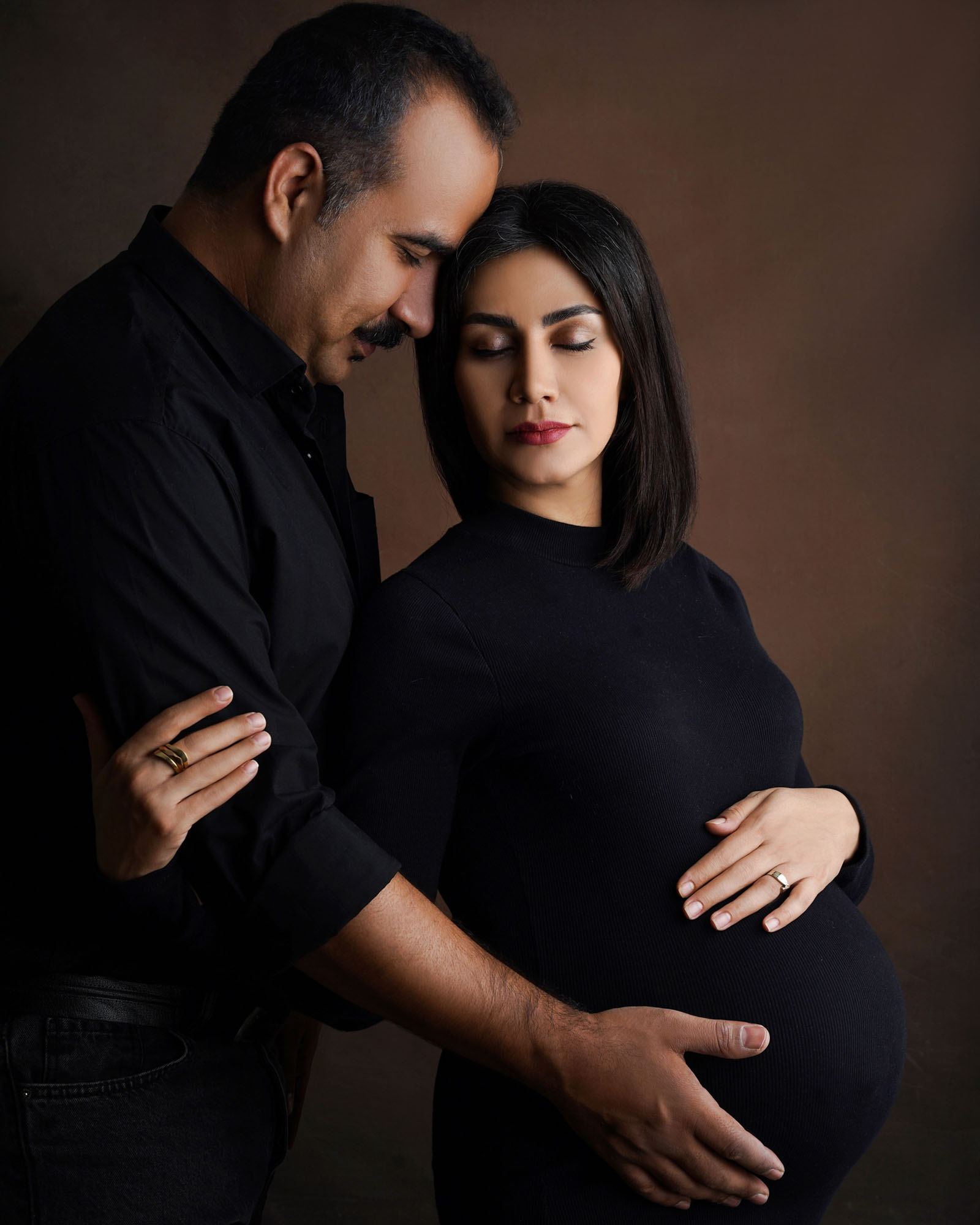 عکس بارداری دو نفره احساسی-آتلیه تخصصی کودک میراث